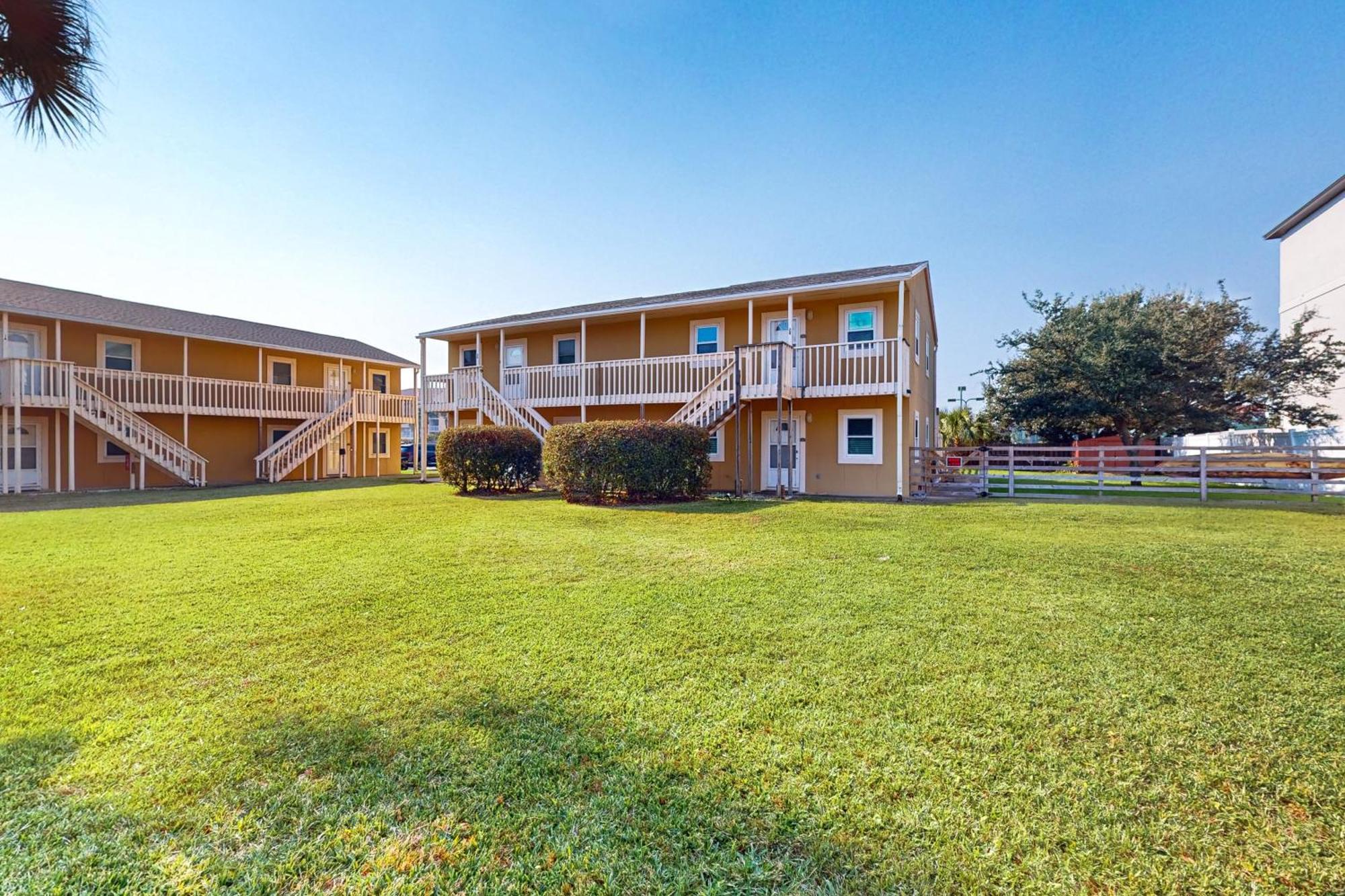 Cross Creek Club 29 Apartment